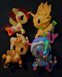 Tokidoki unicorno lot x 4