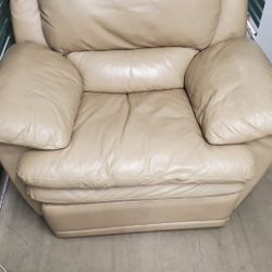  2 piece couch With Recliners 