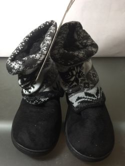 NEW Mukluks Boots leg warmer
