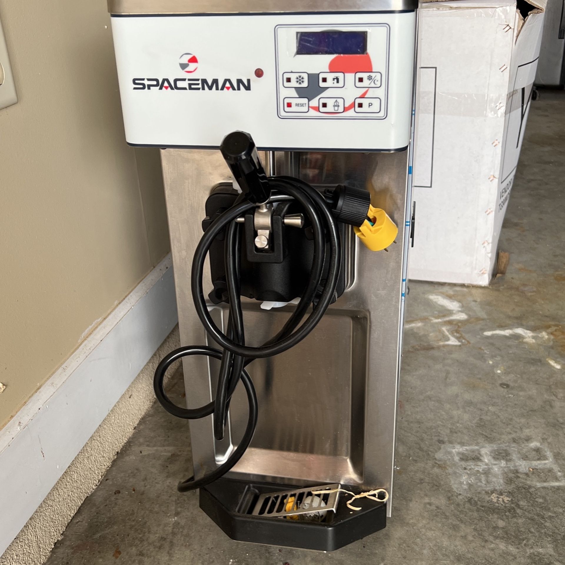 Spaceman Ice-cream machine