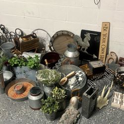 HUGE GARAGE SALE!!! Lots Of Brand New Ítems With Great Retail Value!! 