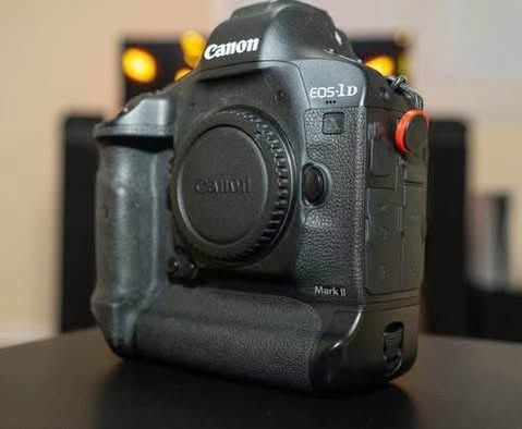 Canon EOS-1D X Mark II Professional DSLR