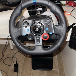 Logitech Steering Wheel With Manual And Brake Peddles 