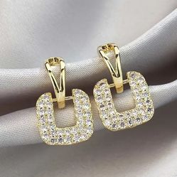 Elegant Gold Tone Sparkling Classy Dangle Earrings 