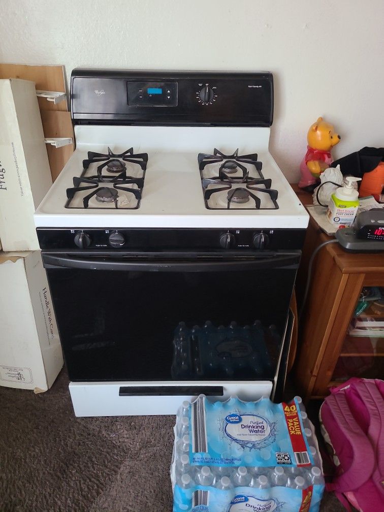 Whirlpool Electric Gas Stove White 30" Wide.