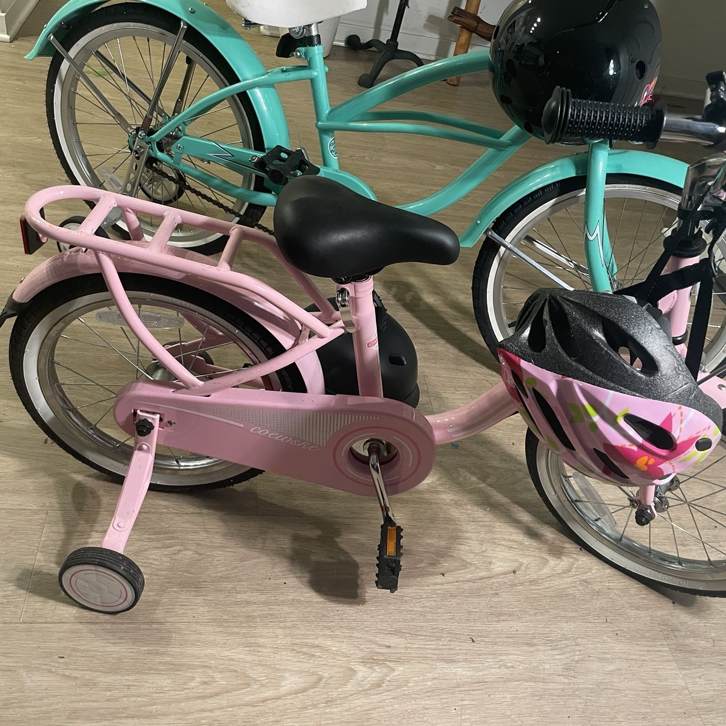 Children’s Bikes, Training Wheels/Helmets