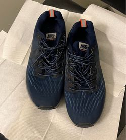 Men’s Shoes Size 9 - Navy Blue Nike Sneakers, In Very Good Condition. ONLY $15.