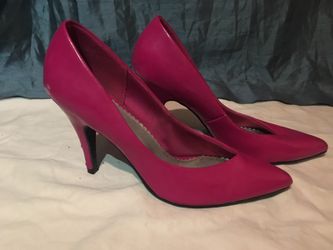 NEW Hot pink heels