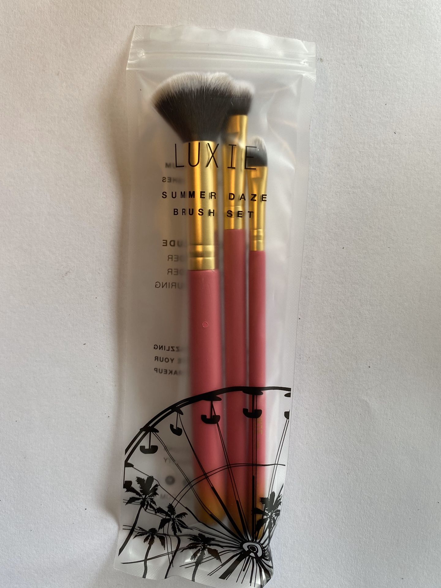 LUXIE The Summer Daze 3 Piece Makeup Brush Set