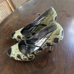 Women Trendy Snake Shoes