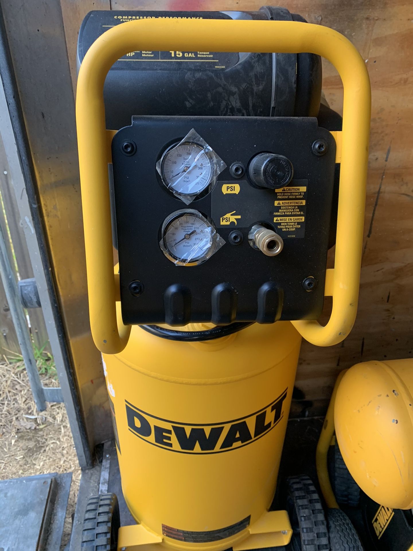 DEWALT 15 Gal. Portable Electric Air Compressor