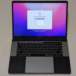 MacBook Pro 15" Touchbar 2016 - Like New