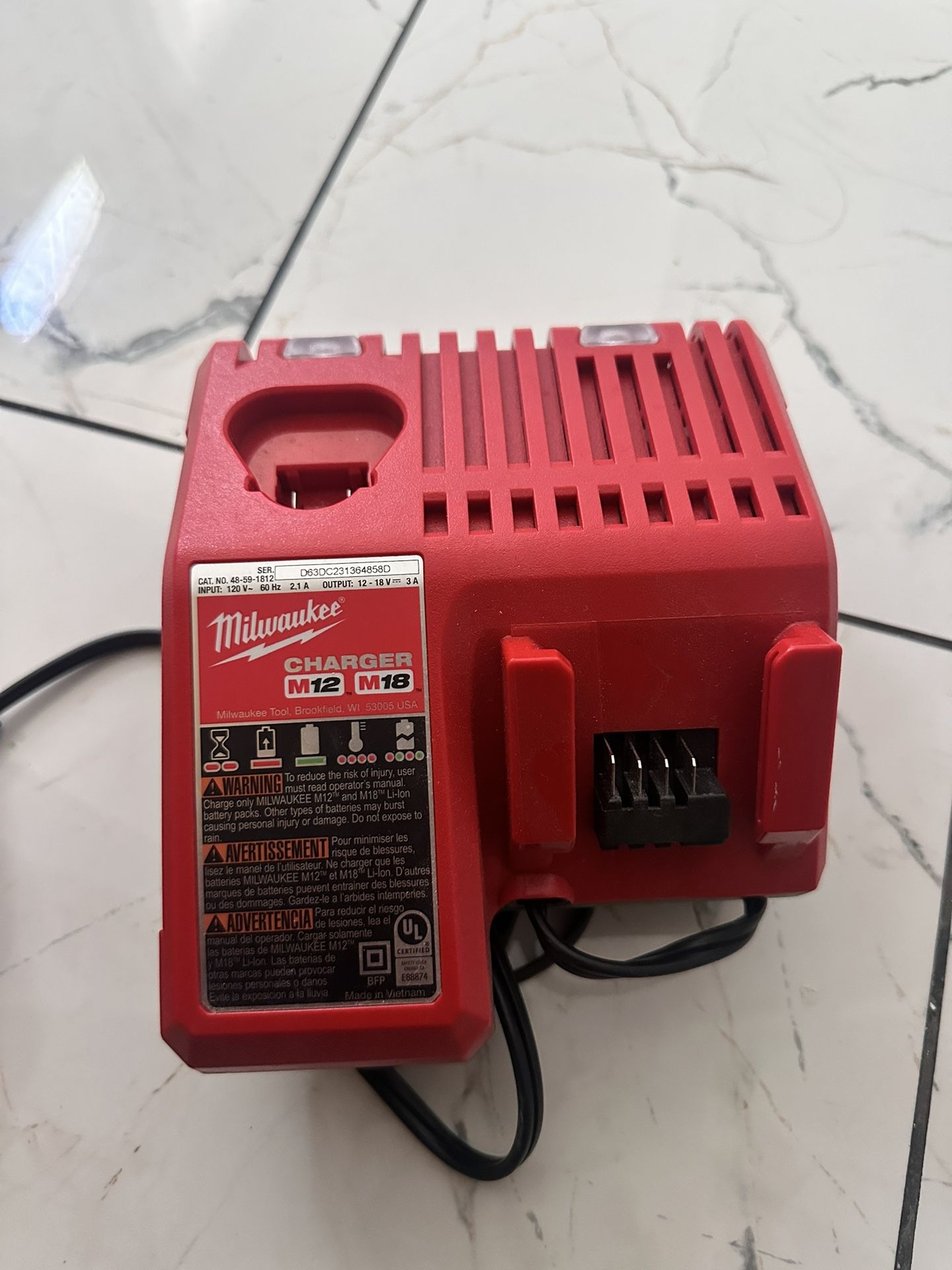 Milwaukee M12/18 Charger