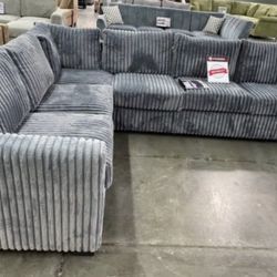 Sectional Set