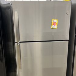 GE Top Freezer Refrigerator 