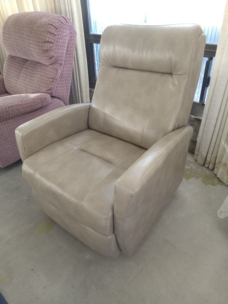 Lane Lazyboy Swivel Rocker Recliners for Sale in Mesa, AZ OfferUp