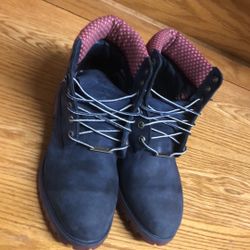 Navy Timberland Size 10 1/2 Medium Almost New