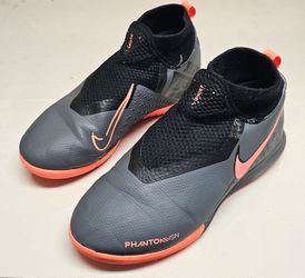 NIKE Phantom VSN Grey Siz 2.5Y Dynamic Fit Indoor Soccer Shoes AO3290-080 Futsal

Size 2.5Y. From non smoking pet free home. Will ship out same/ next 