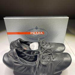 Prada Gabardine Saffiano Nero Size 39 Lightly Used