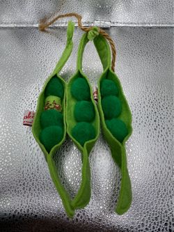 Vintage Rare Set Of 3 Annale Dolls 9" Three Pea Pods One with a Face 1995