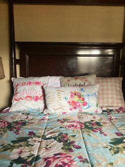 Bed - Pedestal Queen Size