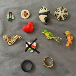 $2-$8 Lapel Pins/Brooches & Rings