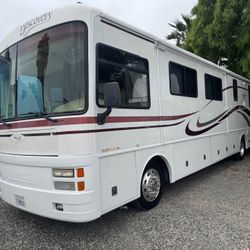 2000 Fleetwood Discovery 37V  50th Anniversary Edition Class A Diesel Pusher  LOW MILES!