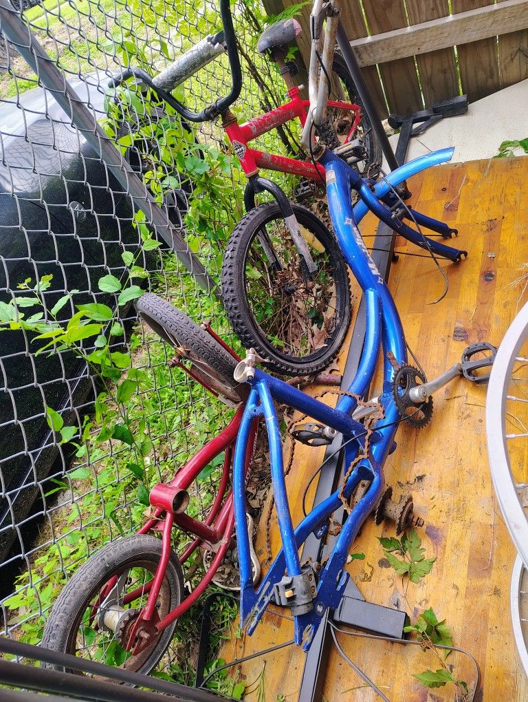 Schwinn meridian three-wheel bike frame