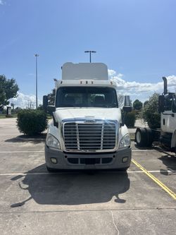 2014 Freightliner DD113 One Axe