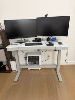47” Adjustable Computer Desk