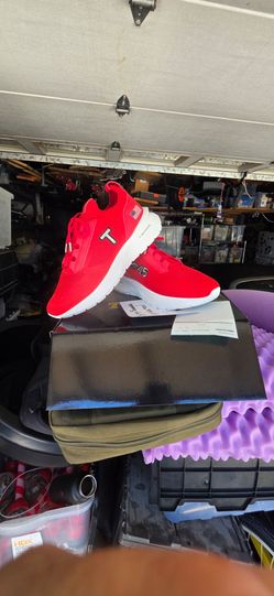 TRUMP SNEAKERS, never worn !! SIZE 13 !