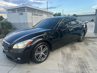 2011 Infiniti M37
