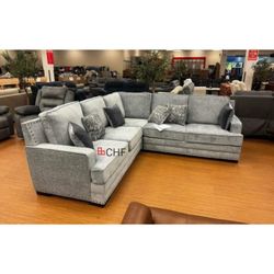 Chenille Fabric Upholstered Square Armrest Cushioned Nail Head Trims L-Shape Plastic Legs Stationary Sectional Sofa with 6 Throw Pillows.