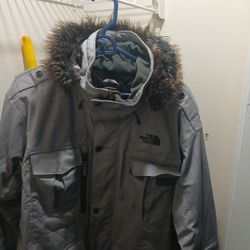 The North Face Cryptic Men's Size Med Winter Coat