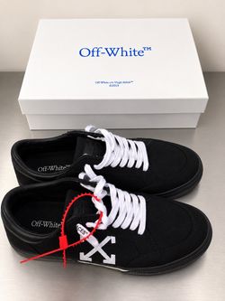 Off-White Black Low-Top Sneakers