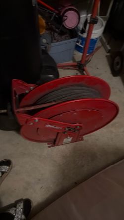Air hose reel