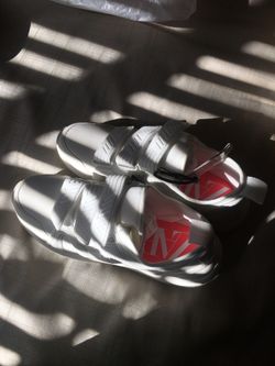 White Zara shoes size 8