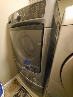 Laundry Machine - Maytag