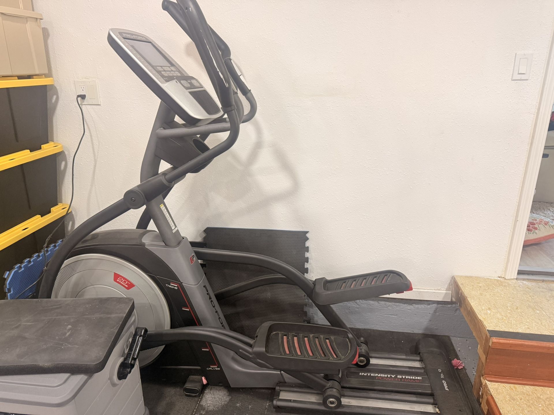 Proform Elliptical Pro 16.9