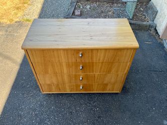 Dresser, Thomasville, 4 Dovetail Drawers, Pine, Delivery