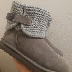 UGG Australia  Women's Suede Leather Sheepskin Ankle Boots Size 3