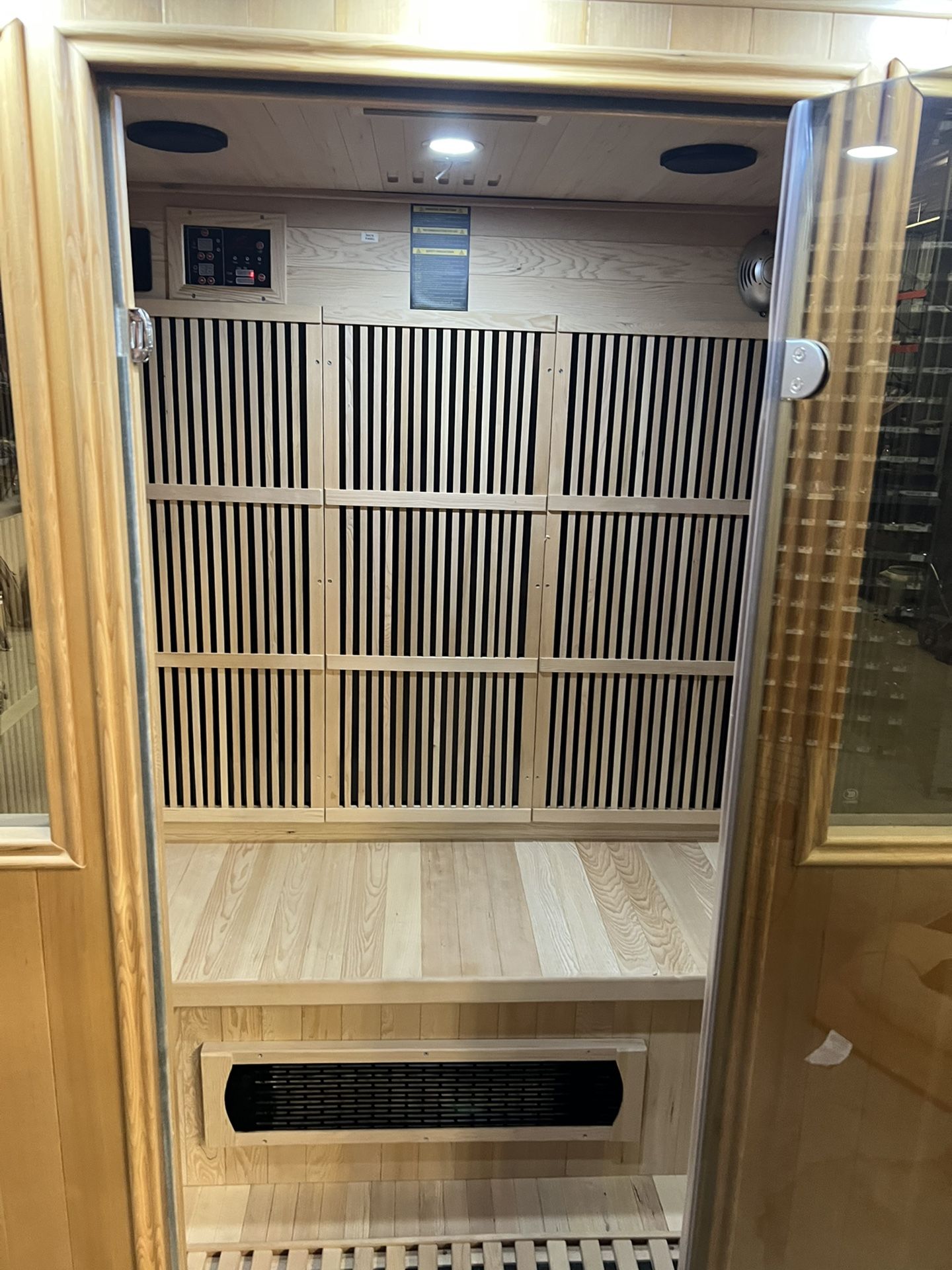 Brand New Sauna Used 1 Time