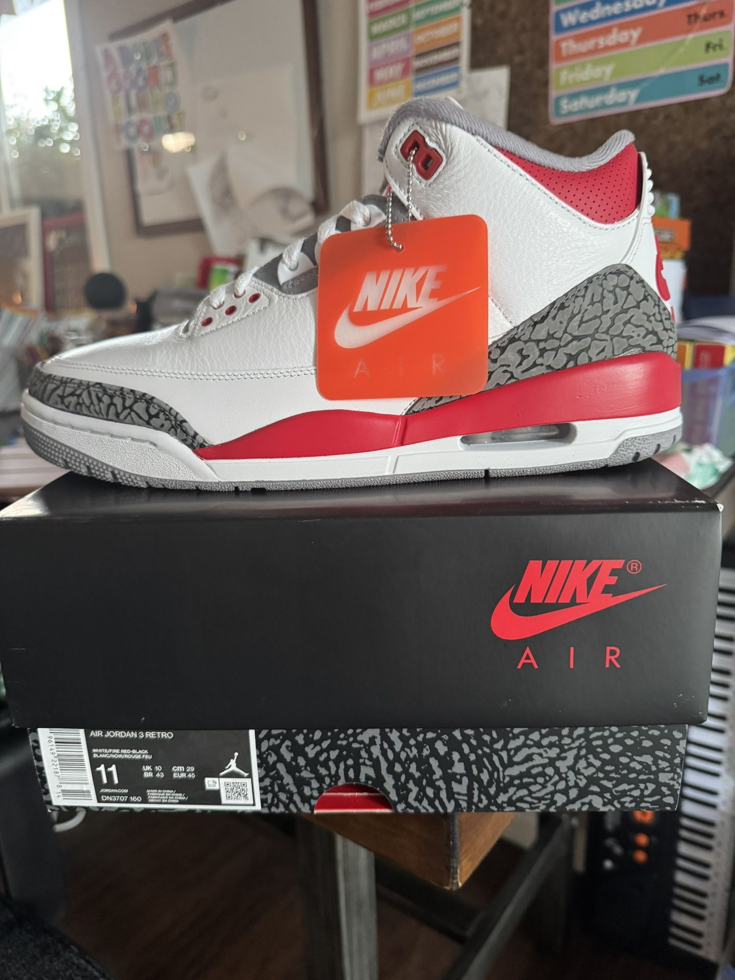 Air Jordan 3 Fire Red  Size 11