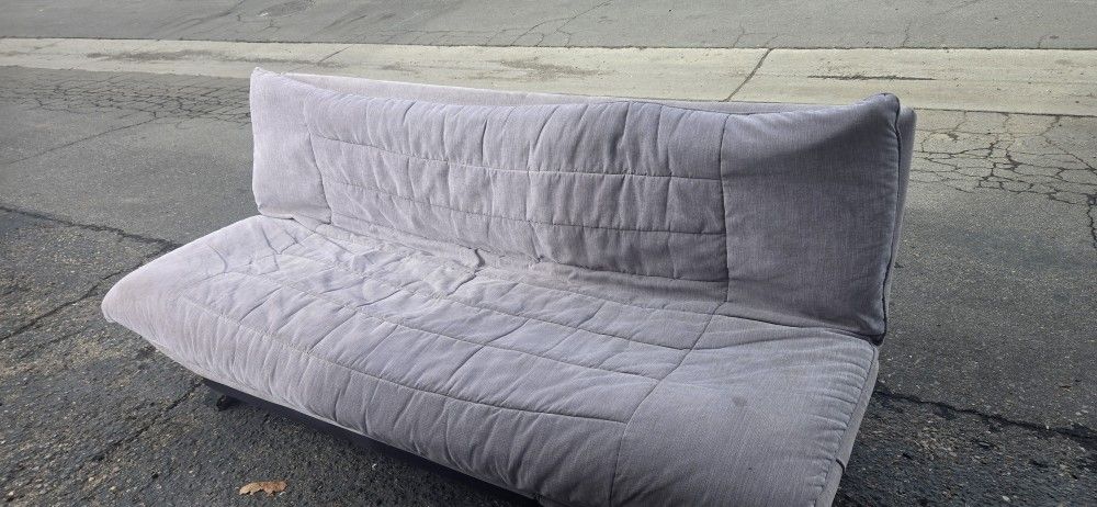 Futon bed 
