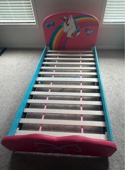 Twin bed