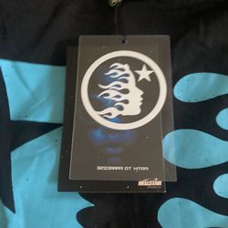 Only Been One Two Times The Tag Had Came Off When I Was Trying To Wash It, I Had To Take Off The Tag. I Took Off The Tag And It Broke, But I Still Hav