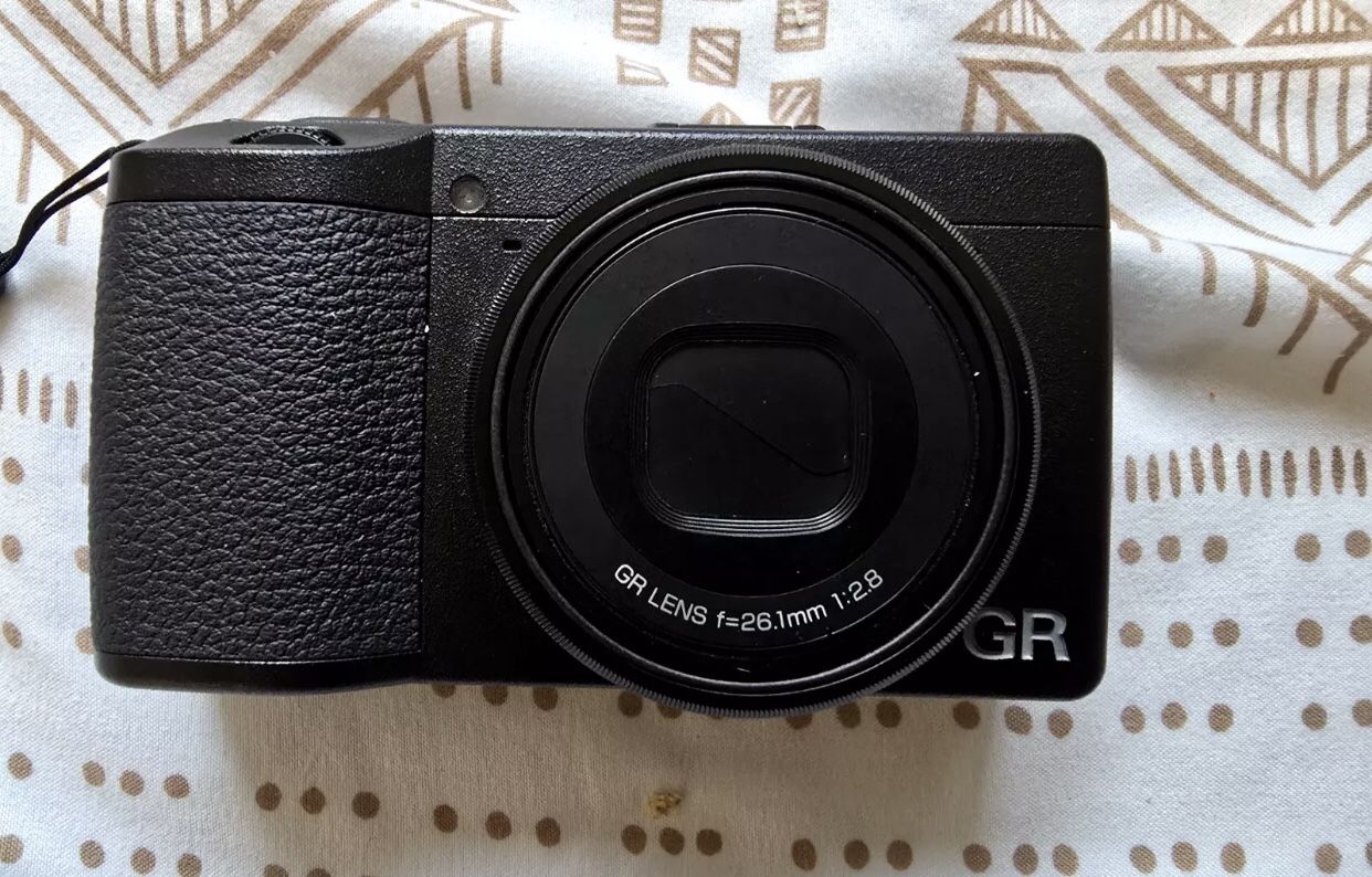 Ricoh GR IIIx GRIII X Digital Camera 26.1mm f/2.8 GR Lens w/ extra Mint