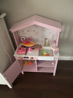 Play kitchen
