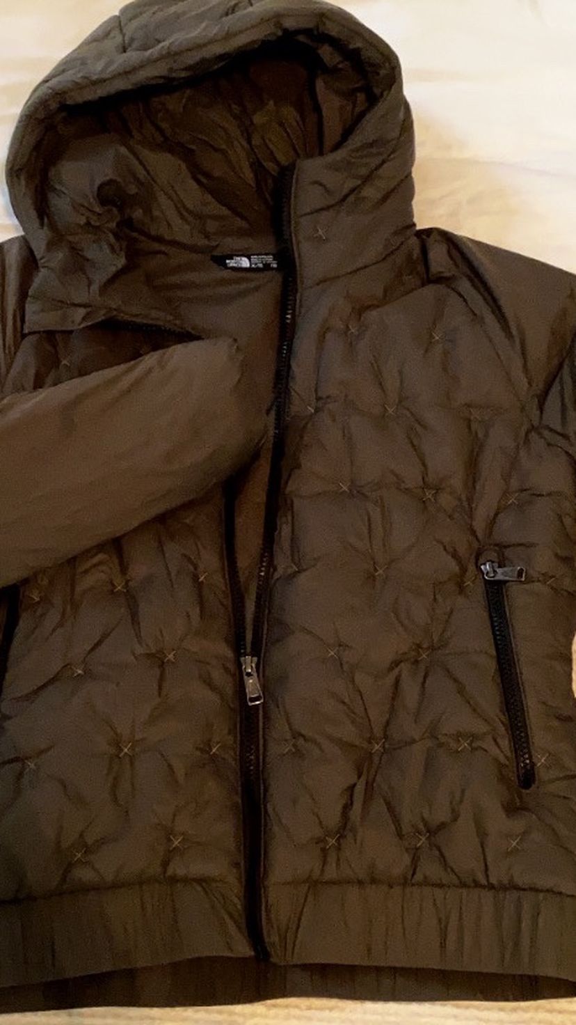 Northface Jacket Fits Girls XL Or Women’s Size Small- Waterproof