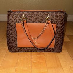 Michael Kors Handbag Everyday Shoulder Bag Women’s Designer Bags  Brand new, comes with dust bag, great gift the holiday season  I sell many designer 